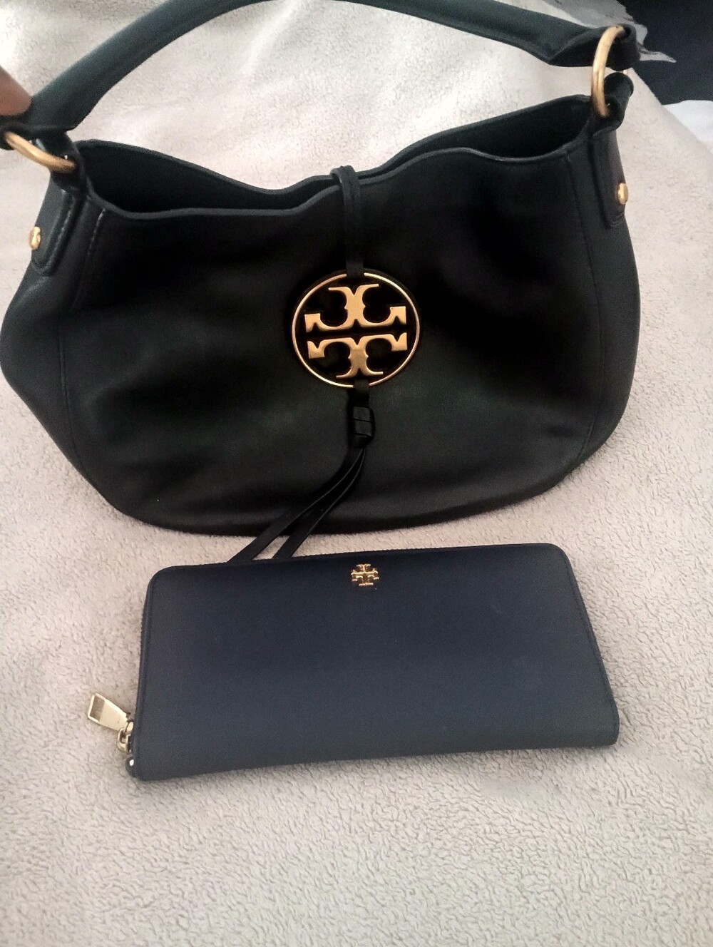 Tory Burch Black Leather Shoulder Bag with Gold Logo & Matching Wallet
